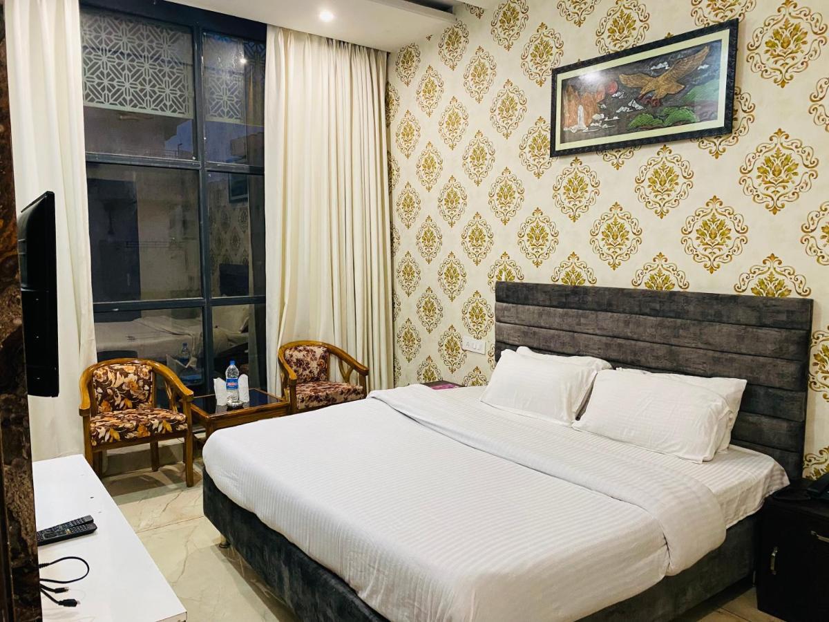 Hotel Hollywood - Family Hotel Zirakpur Екстер'єр фото