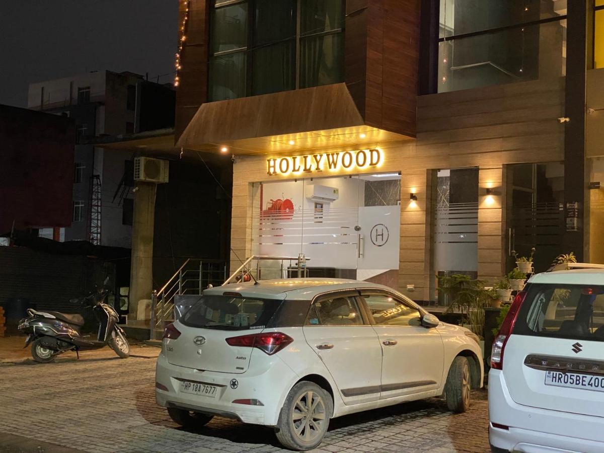 Hotel Hollywood - Family Hotel Zirakpur Екстер'єр фото